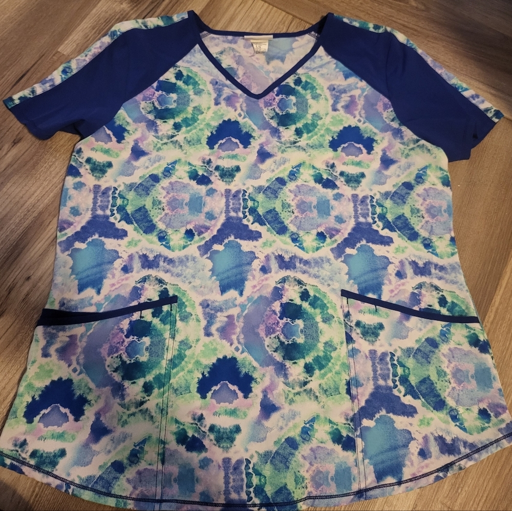 Woman's scrub top